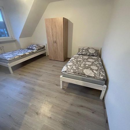 Top Monteurzimmer Duisburg Bagian luar foto