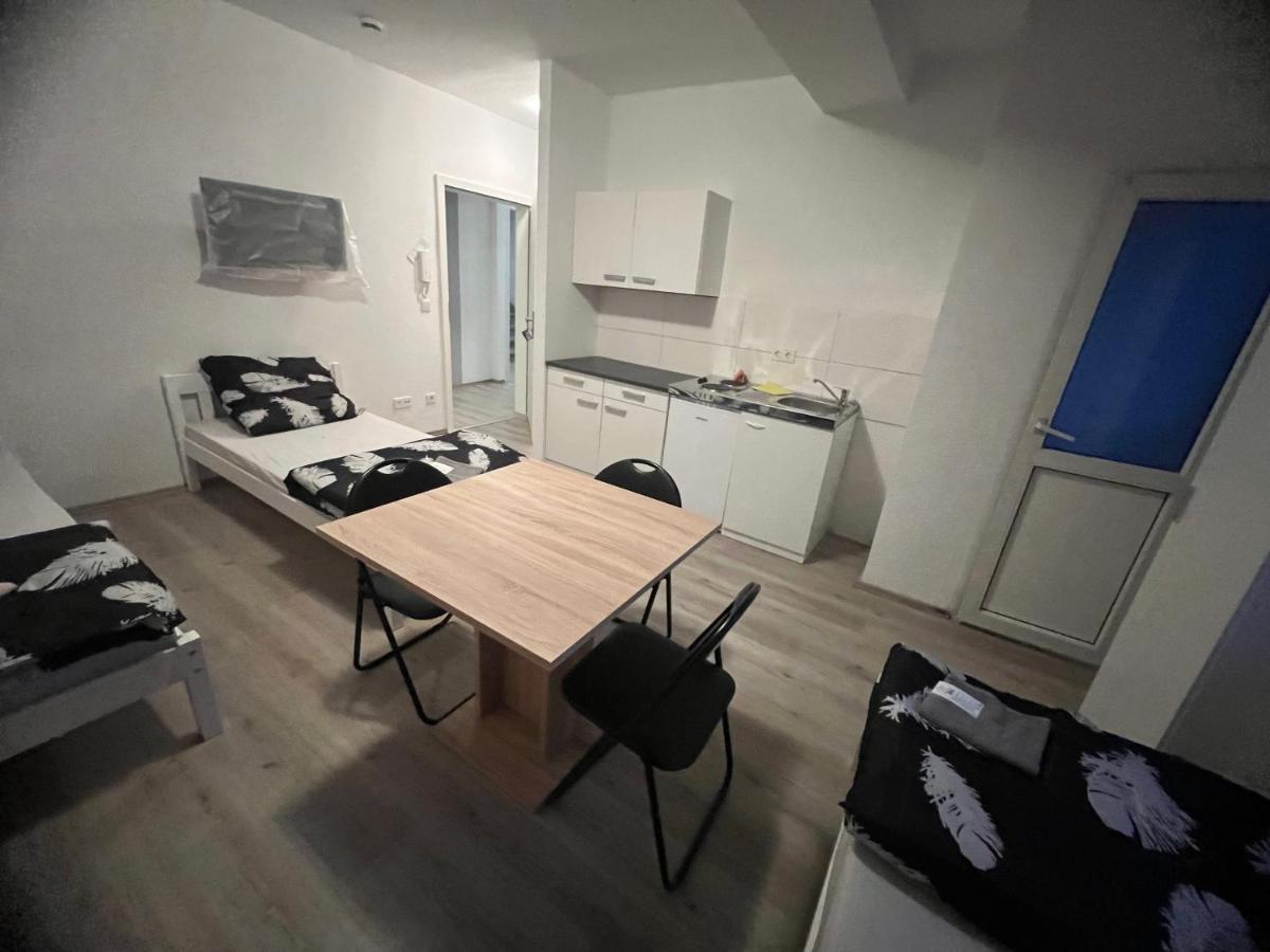 Top Monteurzimmer Duisburg Bagian luar foto