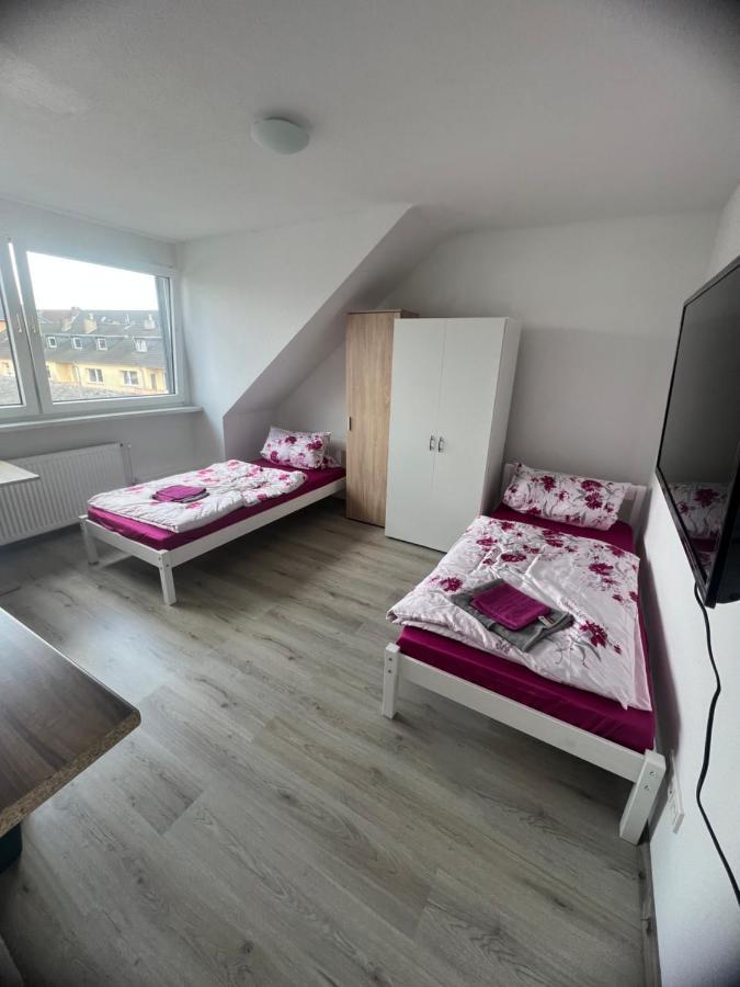 Top Monteurzimmer Duisburg Bagian luar foto